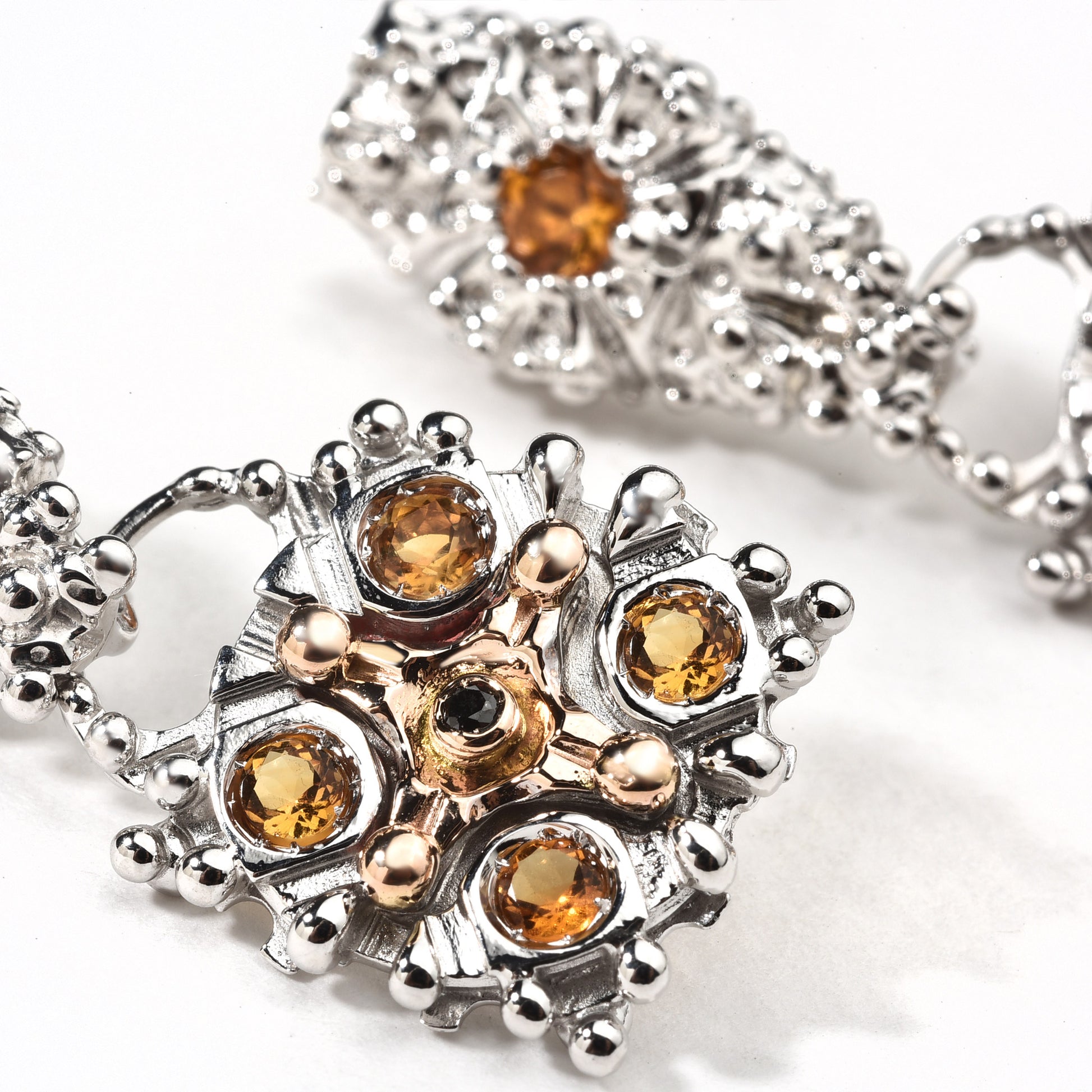 VINIVI - Rabbit in the Hat