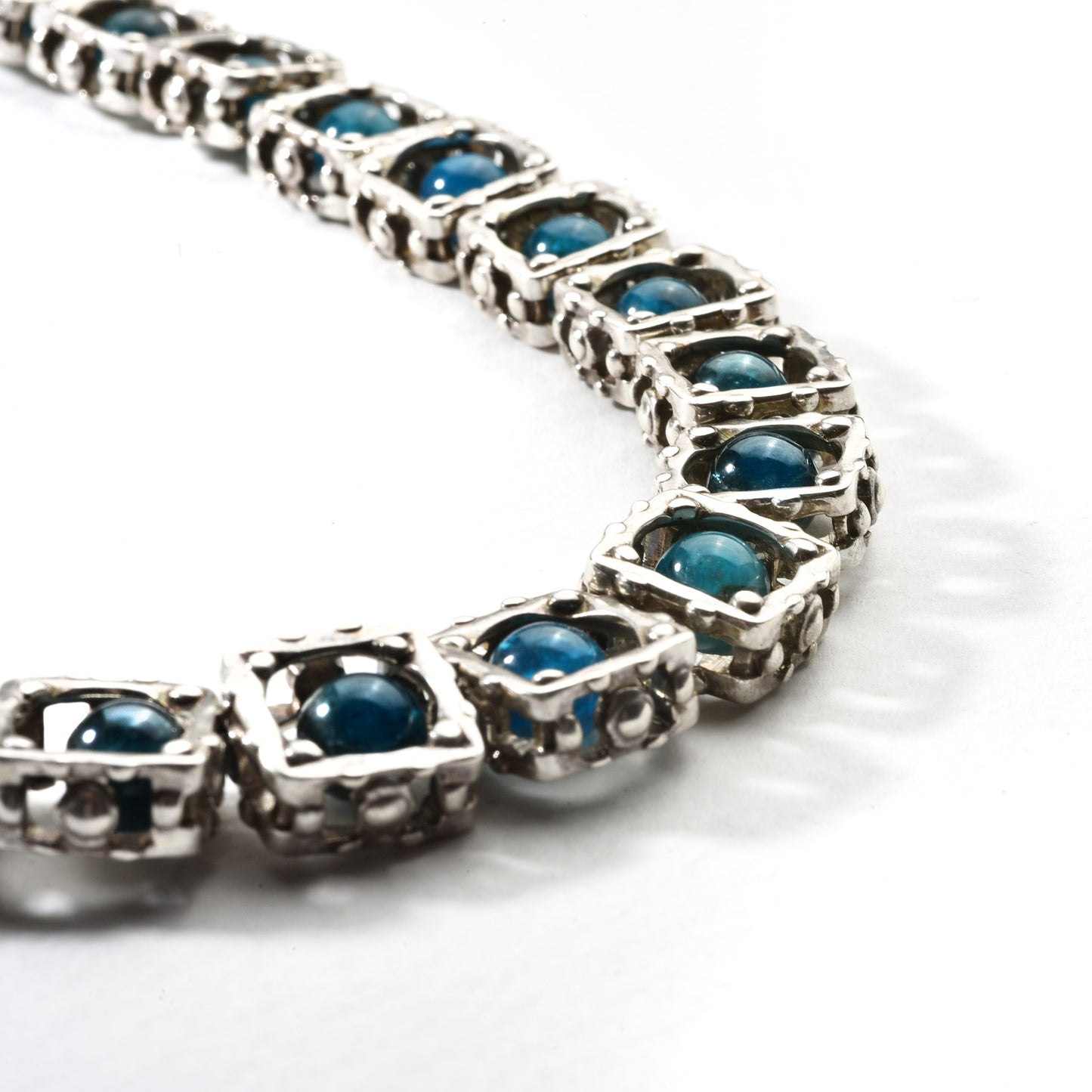 WILLIAM - Rabbit in the Hat